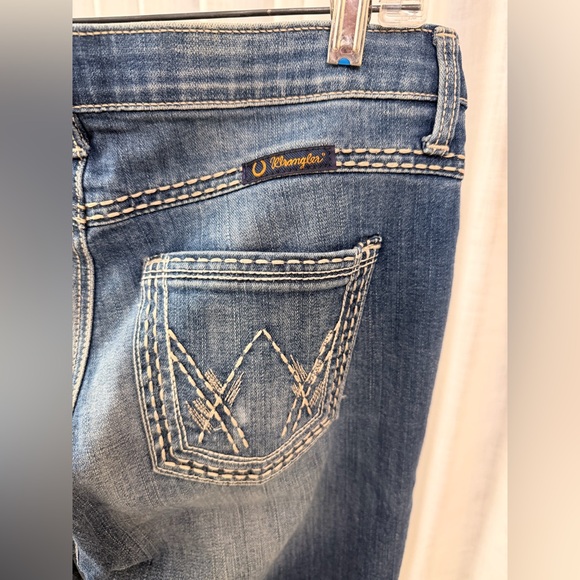 Wrangler Shiloh No Gap Waistband Stretch Straight Leg Jean Size 7 / 32 - Picture 4 of 5